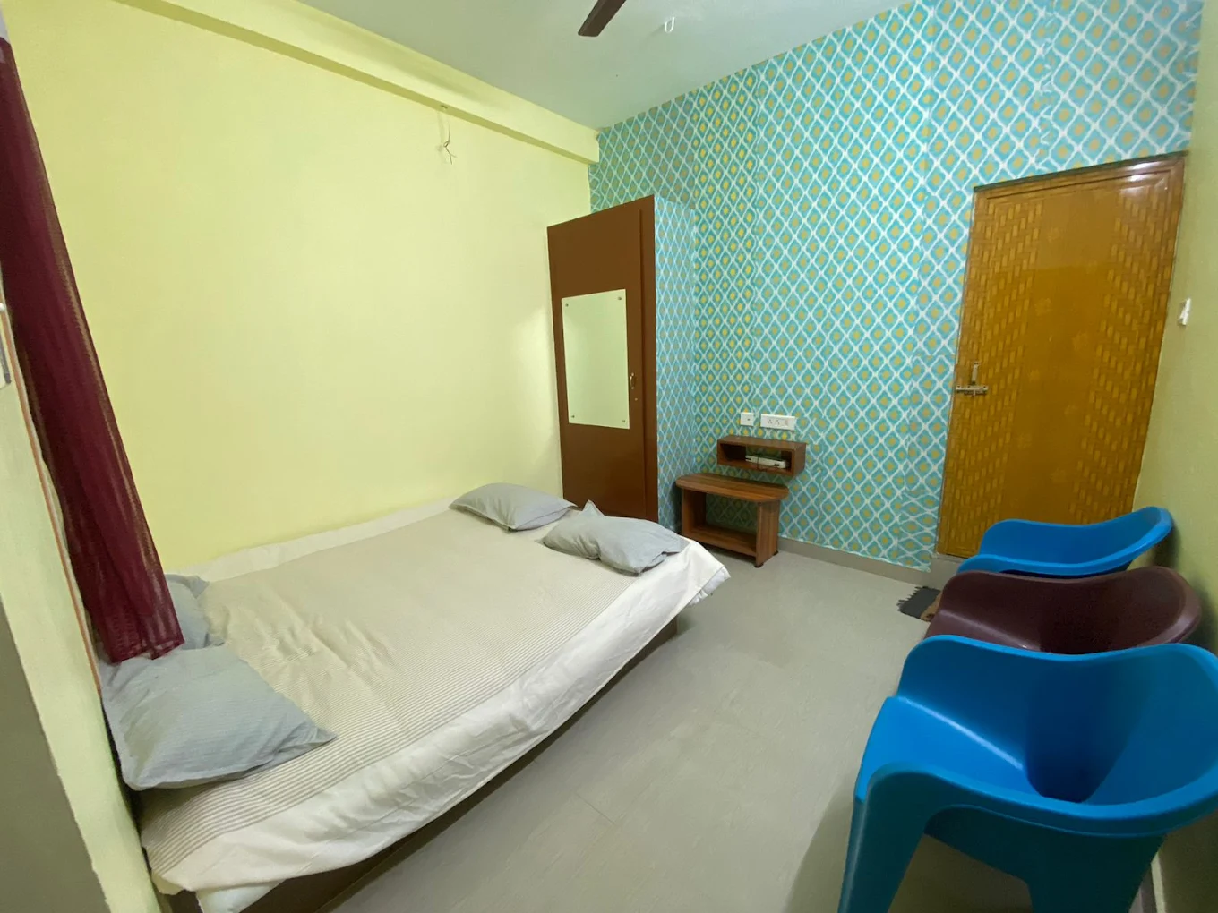 Single Non-AC Room Pondicherry - Most affordable room for budget travelers